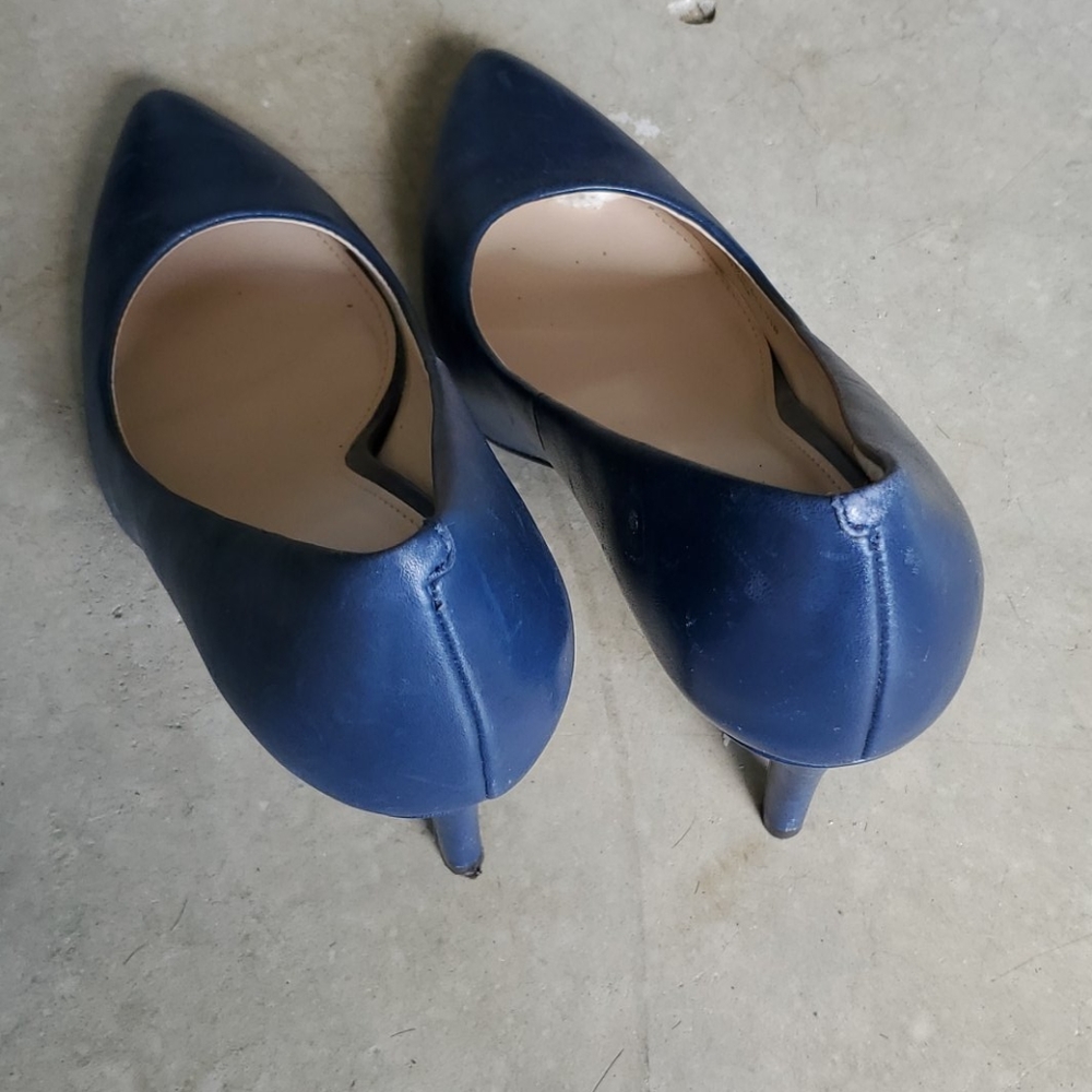 Shoes - Picture 3 of 6